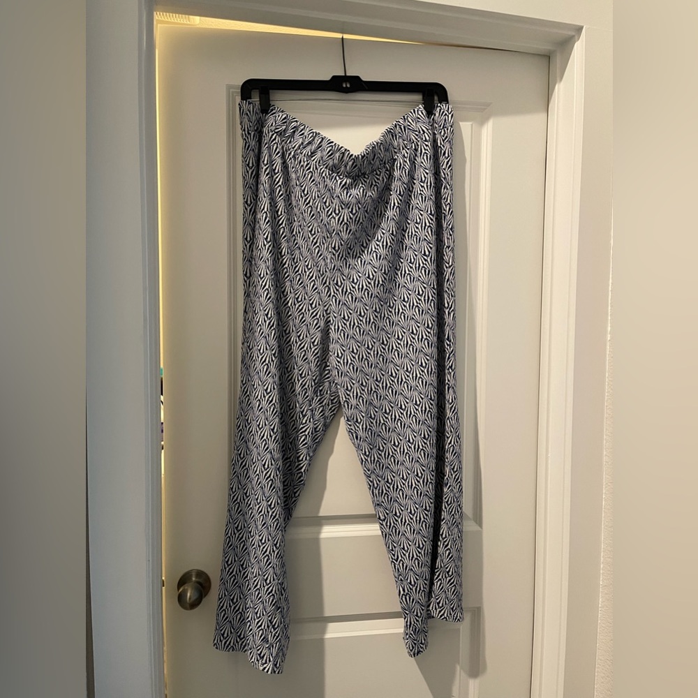 Plus Size Pants. Lots of stretch